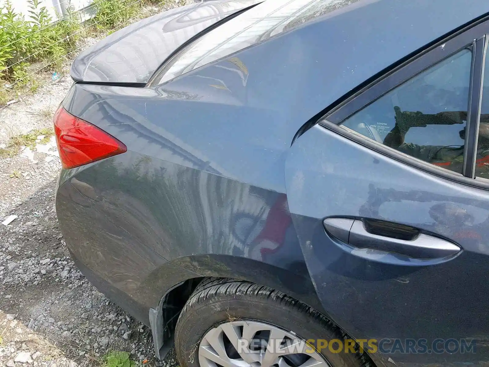 9 Photograph of a damaged car 2T1BURHE0KC164343 TOYOTA COROLLA 2019