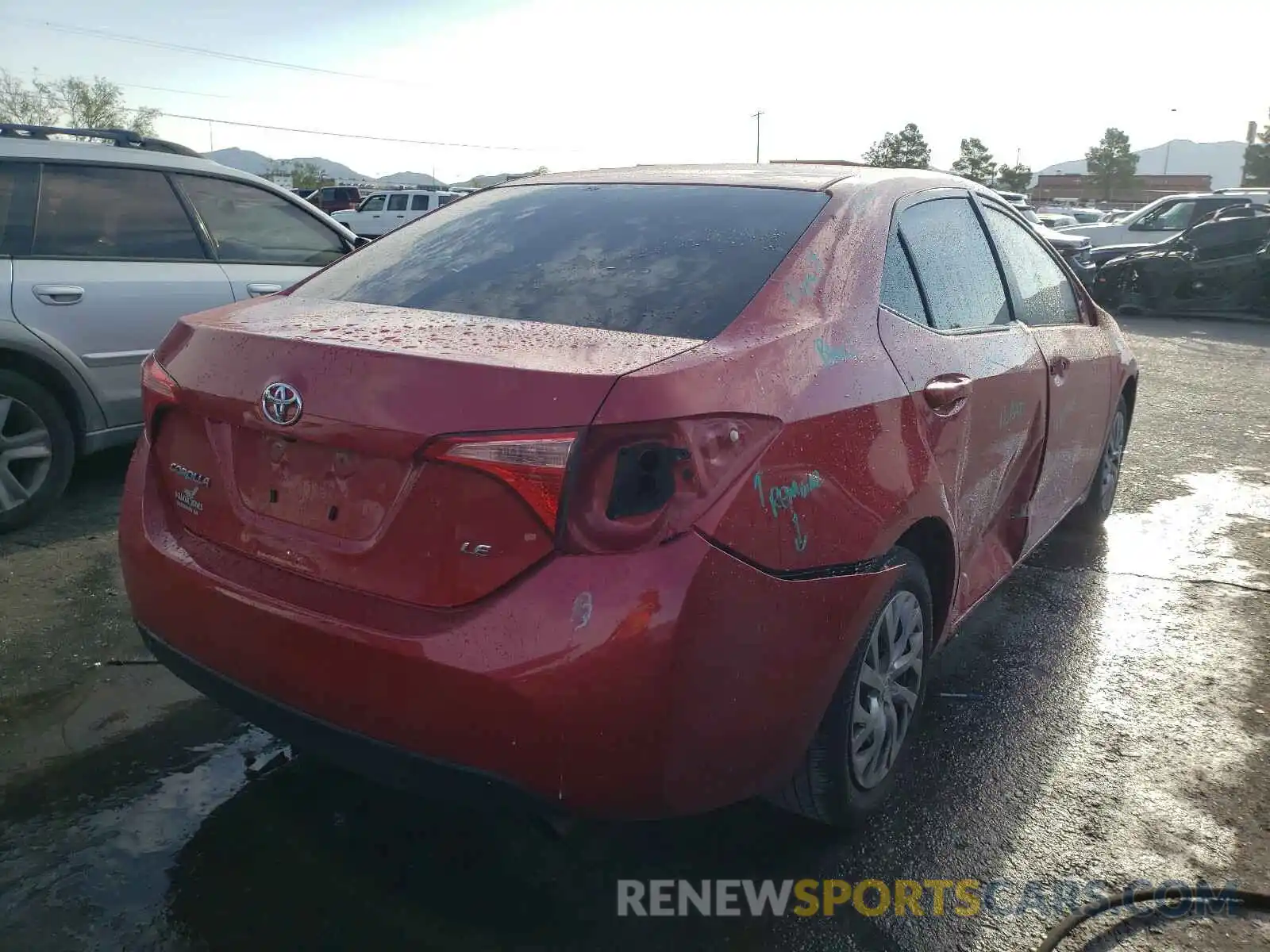 4 Photograph of a damaged car 2T1BURHE0KC164360 TOYOTA COROLLA 2019