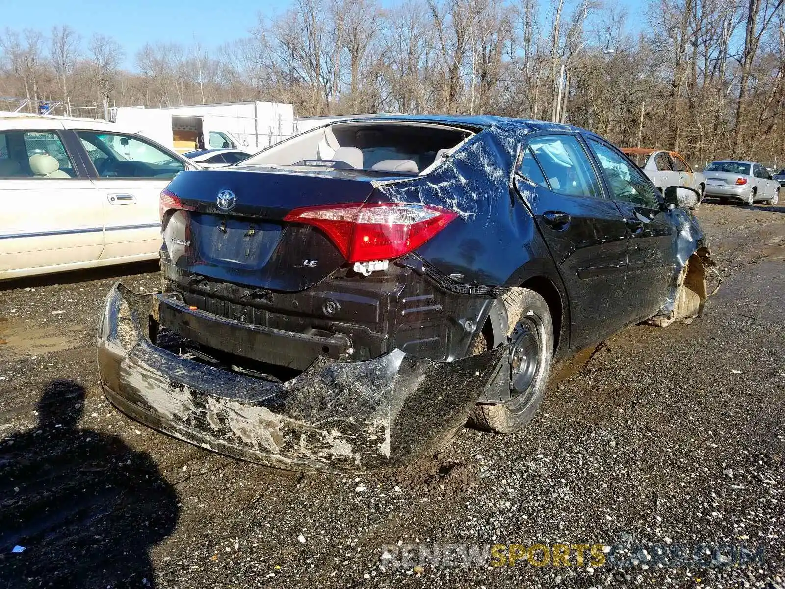 4 Photograph of a damaged car 2T1BURHE0KC164942 TOYOTA COROLLA 2019