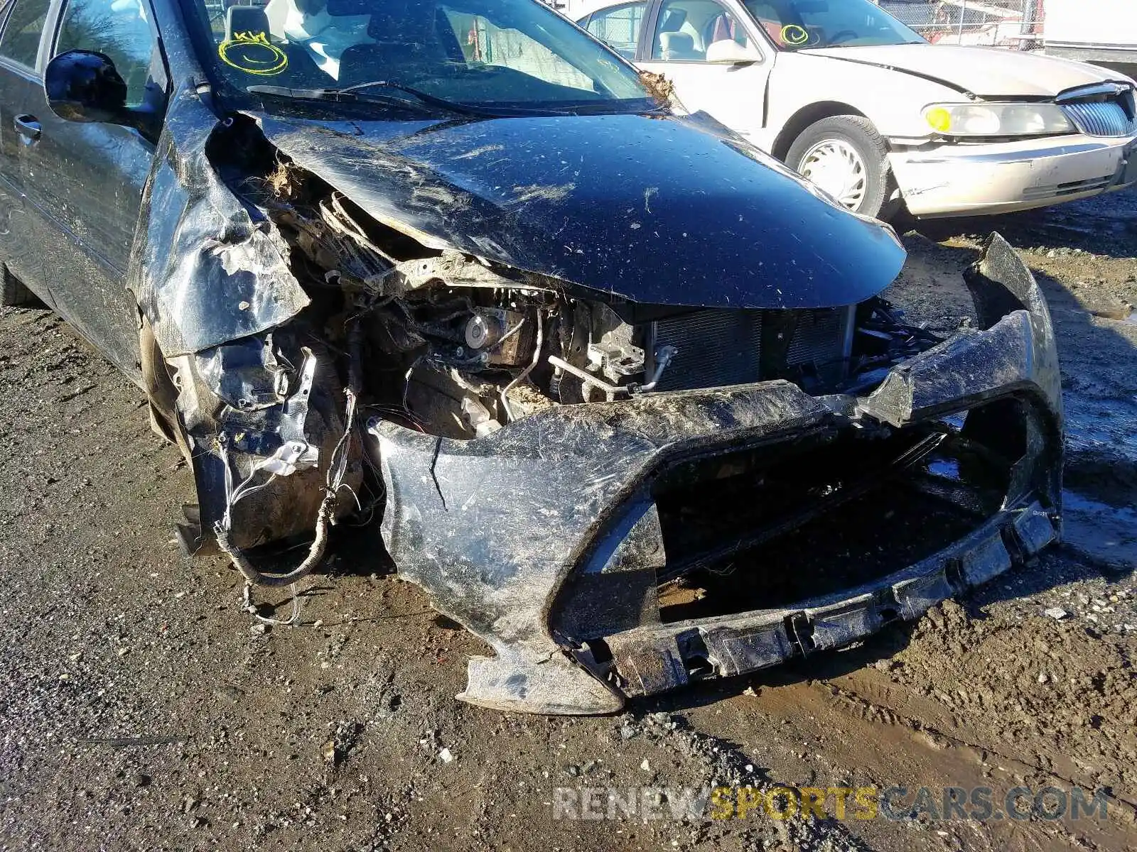 9 Photograph of a damaged car 2T1BURHE0KC164942 TOYOTA COROLLA 2019