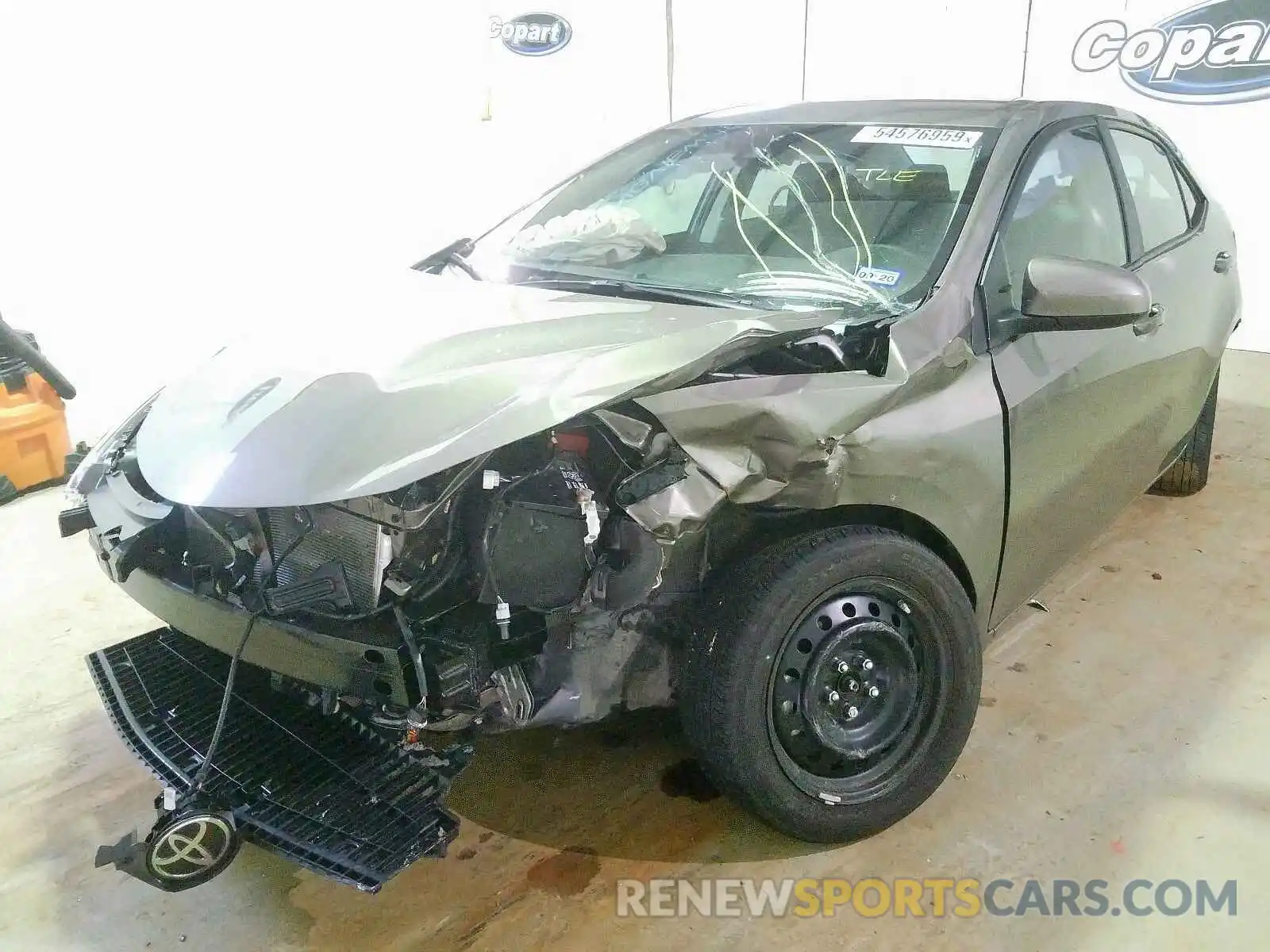 2 Photograph of a damaged car 2T1BURHE0KC165296 TOYOTA COROLLA 2019