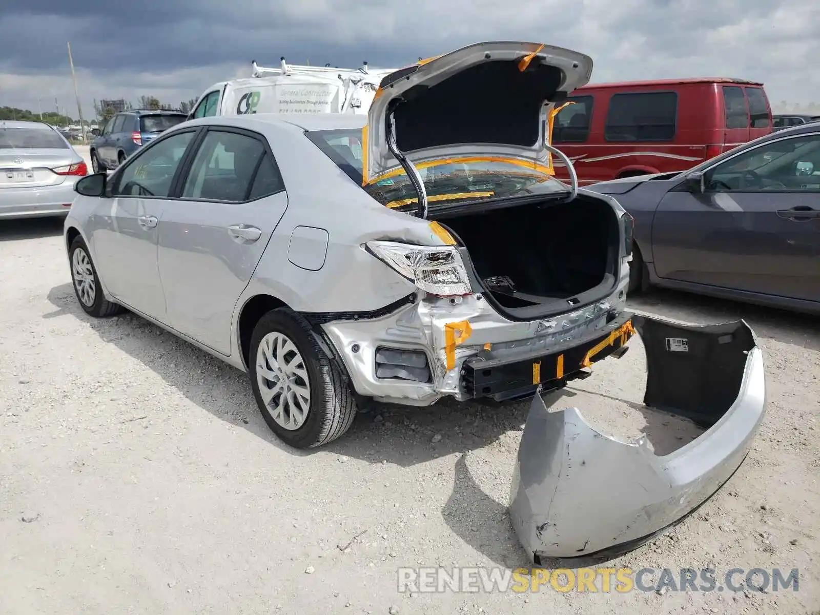 3 Photograph of a damaged car 2T1BURHE0KC165380 TOYOTA COROLLA 2019