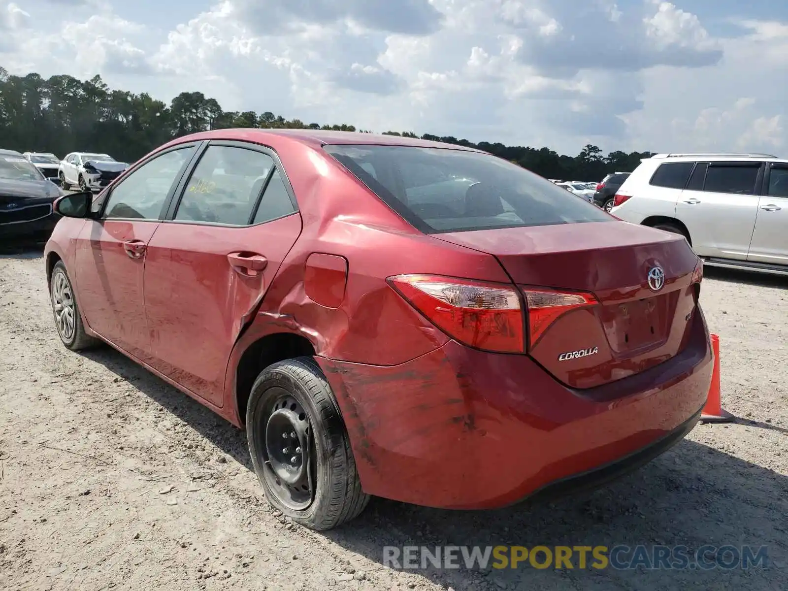 3 Photograph of a damaged car 2T1BURHE0KC165492 TOYOTA COROLLA 2019