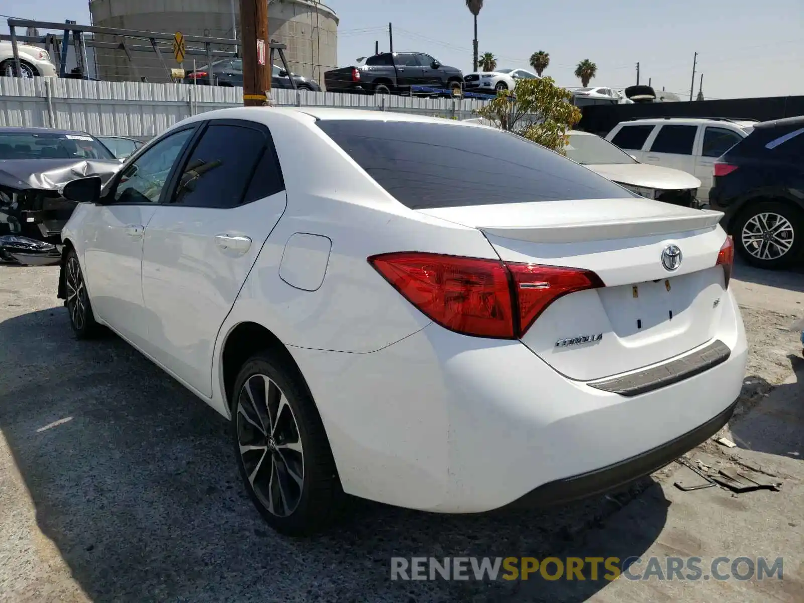 3 Photograph of a damaged car 2T1BURHE0KC165539 TOYOTA COROLLA 2019