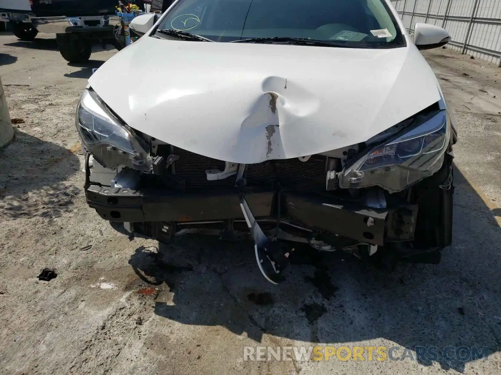 9 Photograph of a damaged car 2T1BURHE0KC165539 TOYOTA COROLLA 2019