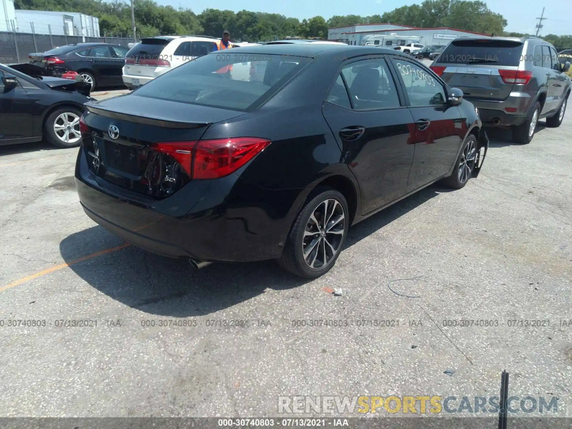 4 Photograph of a damaged car 2T1BURHE0KC165654 TOYOTA COROLLA 2019