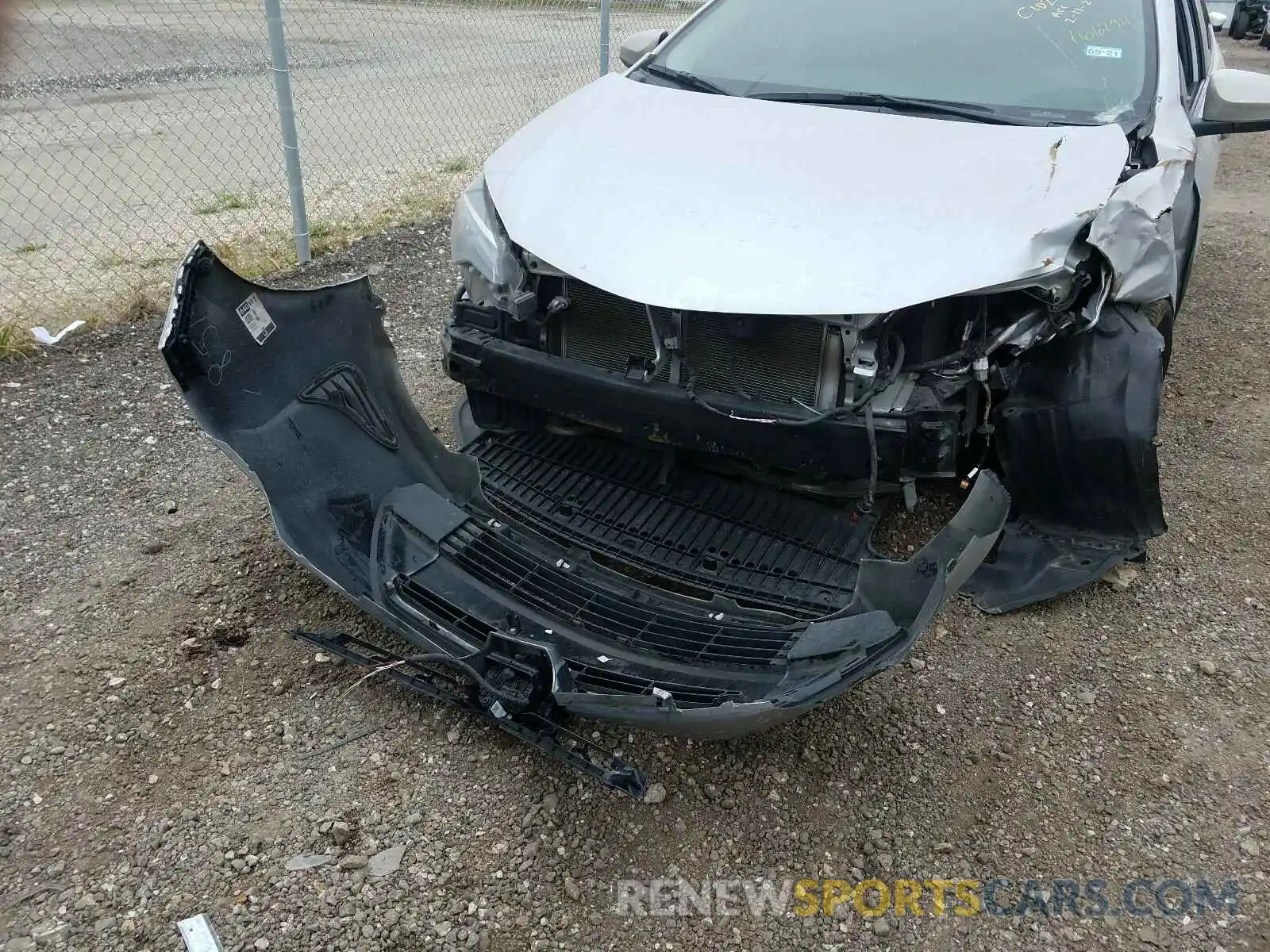 9 Photograph of a damaged car 2T1BURHE0KC166299 TOYOTA COROLLA 2019