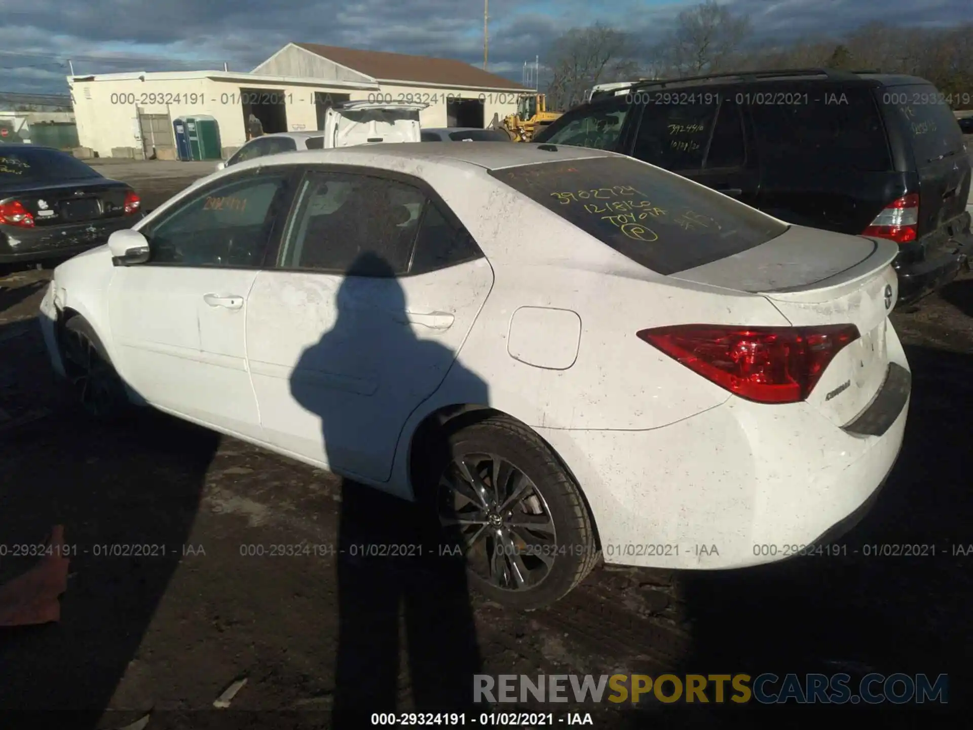 3 Photograph of a damaged car 2T1BURHE0KC168117 TOYOTA COROLLA 2019