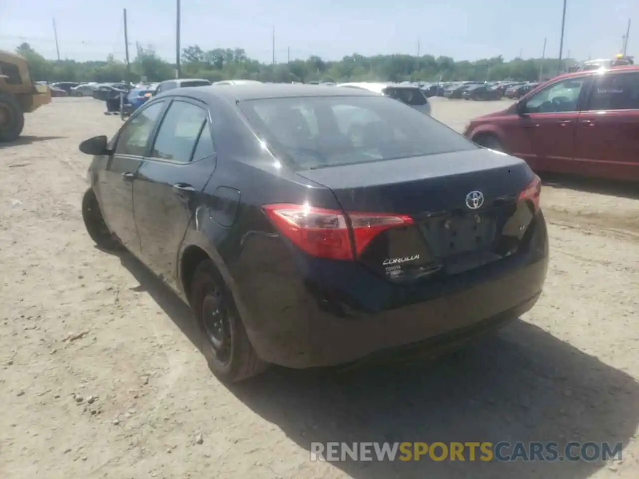 3 Photograph of a damaged car 2T1BURHE0KC168120 TOYOTA COROLLA 2019