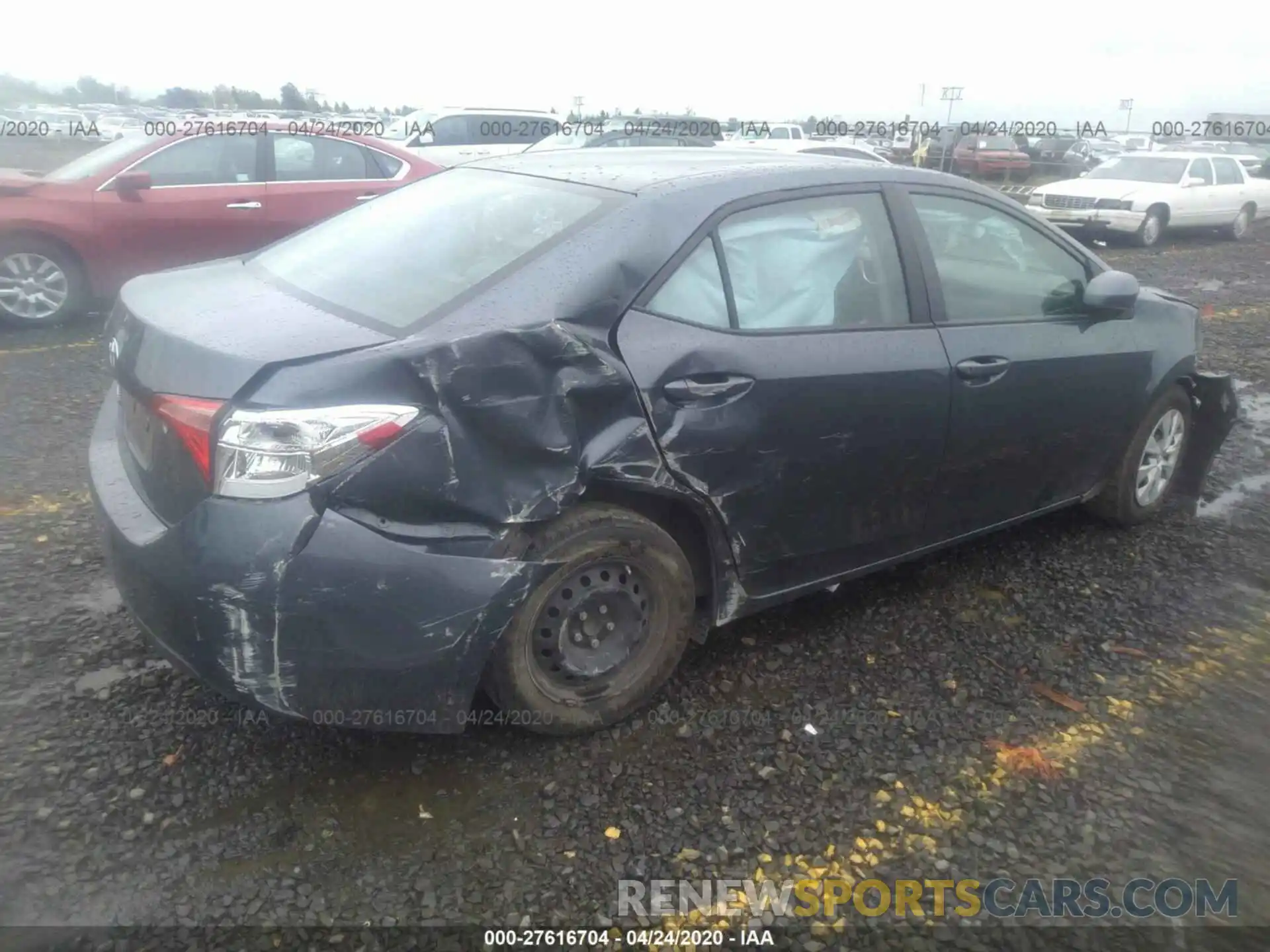 4 Photograph of a damaged car 2T1BURHE0KC169249 TOYOTA COROLLA 2019