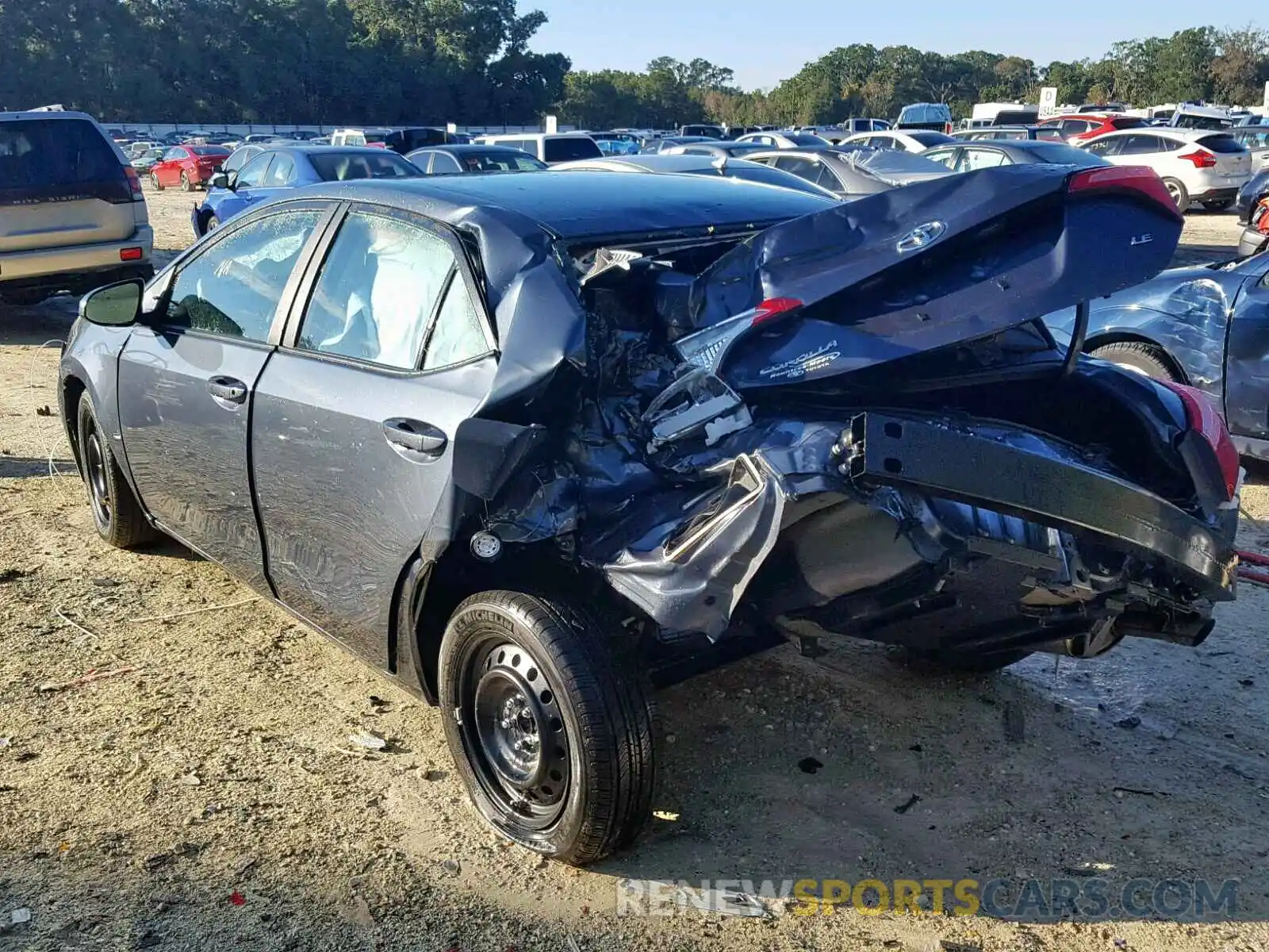 3 Photograph of a damaged car 2T1BURHE0KC169784 TOYOTA COROLLA 2019