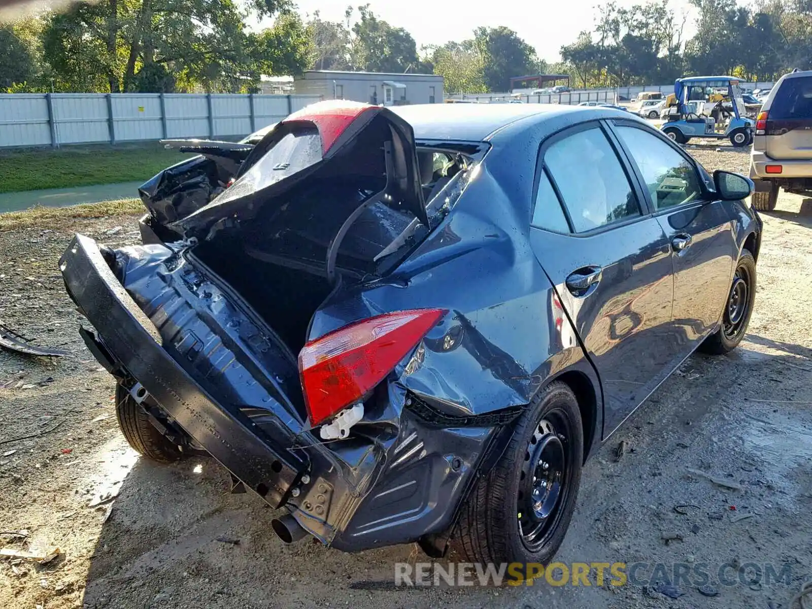 4 Photograph of a damaged car 2T1BURHE0KC169784 TOYOTA COROLLA 2019