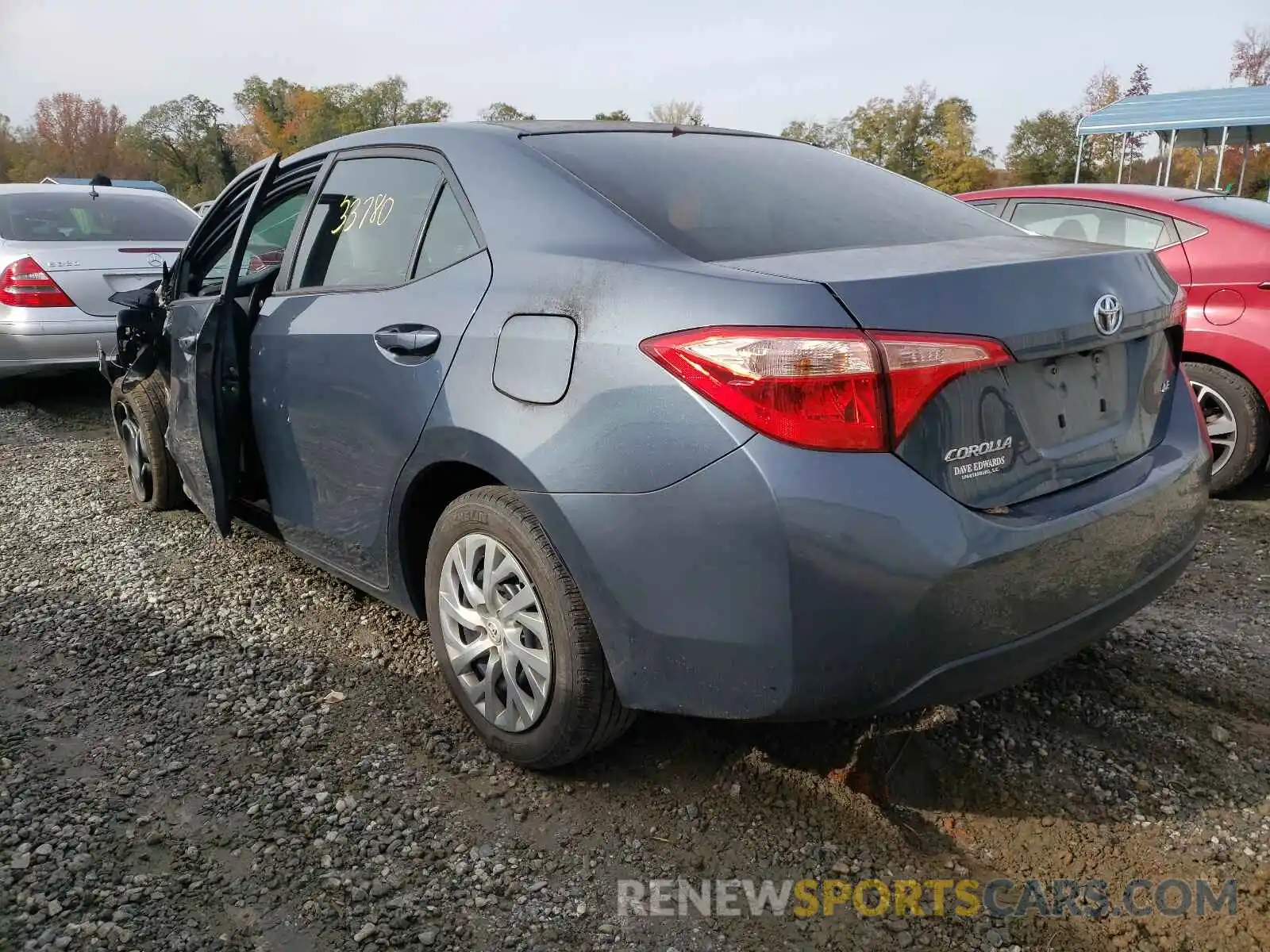 3 Photograph of a damaged car 2T1BURHE0KC172779 TOYOTA COROLLA 2019