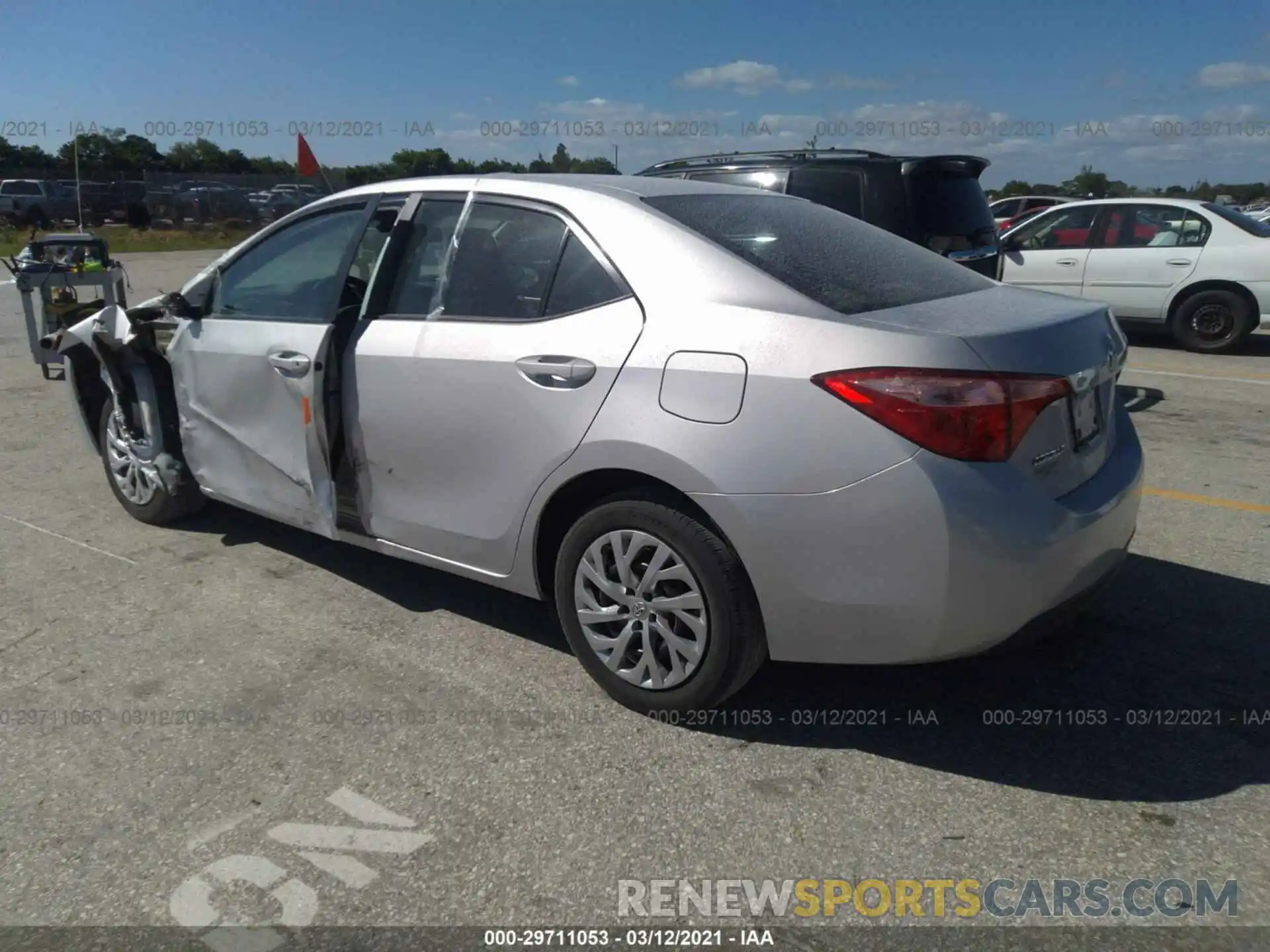 3 Photograph of a damaged car 2T1BURHE0KC172877 TOYOTA COROLLA 2019