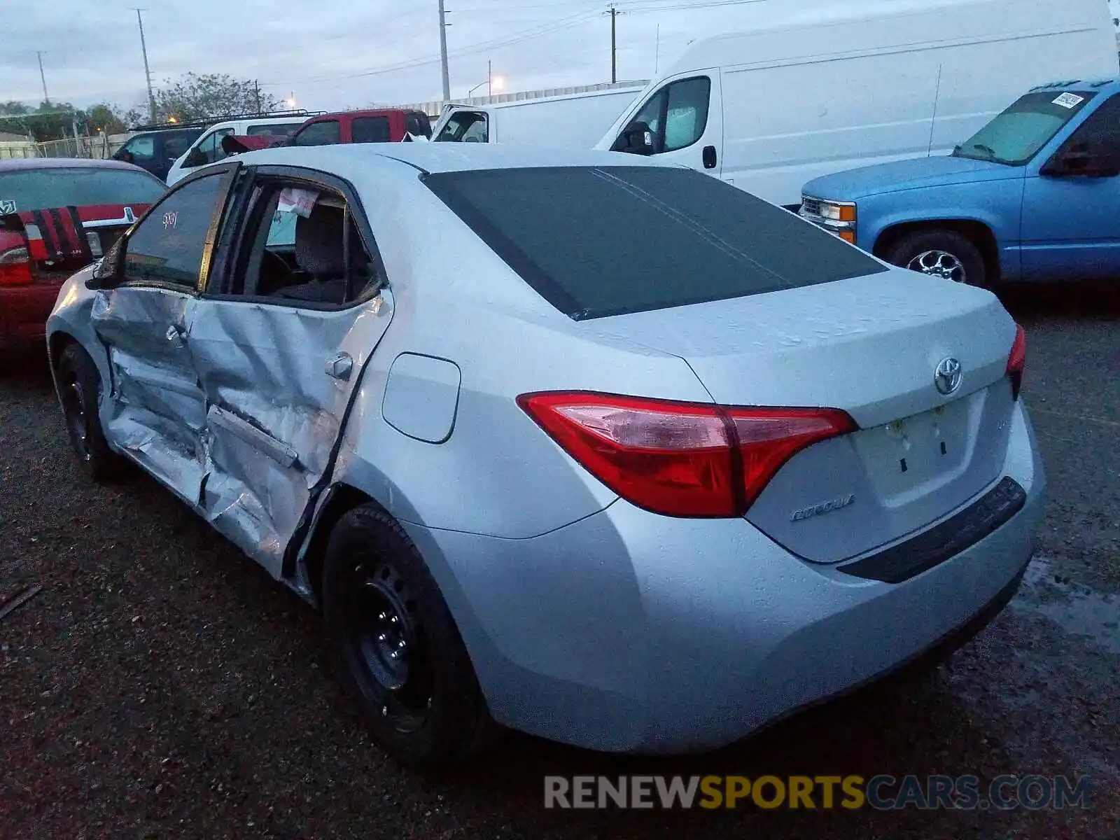 3 Photograph of a damaged car 2T1BURHE0KC172927 TOYOTA COROLLA 2019