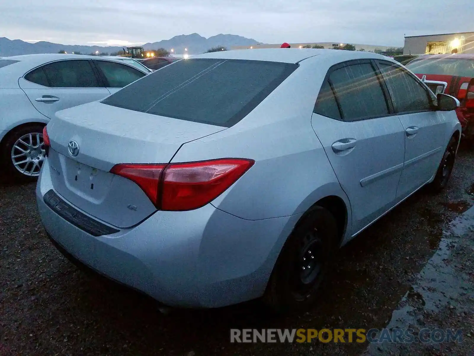 4 Photograph of a damaged car 2T1BURHE0KC172927 TOYOTA COROLLA 2019