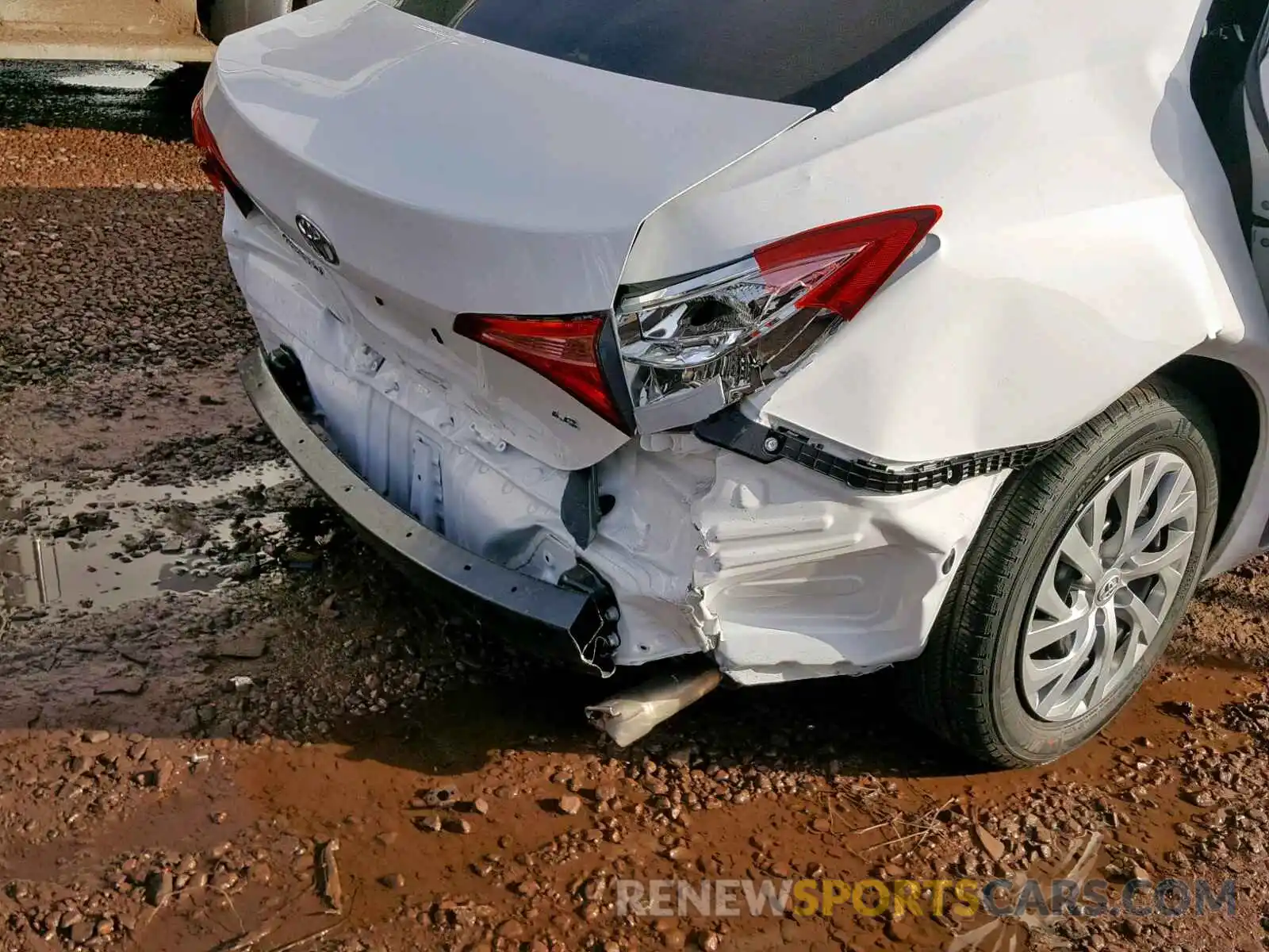 9 Photograph of a damaged car 2T1BURHE0KC172958 TOYOTA COROLLA 2019