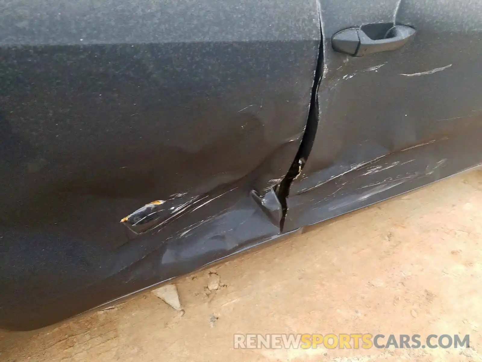 9 Photograph of a damaged car 2T1BURHE0KC173527 TOYOTA COROLLA 2019