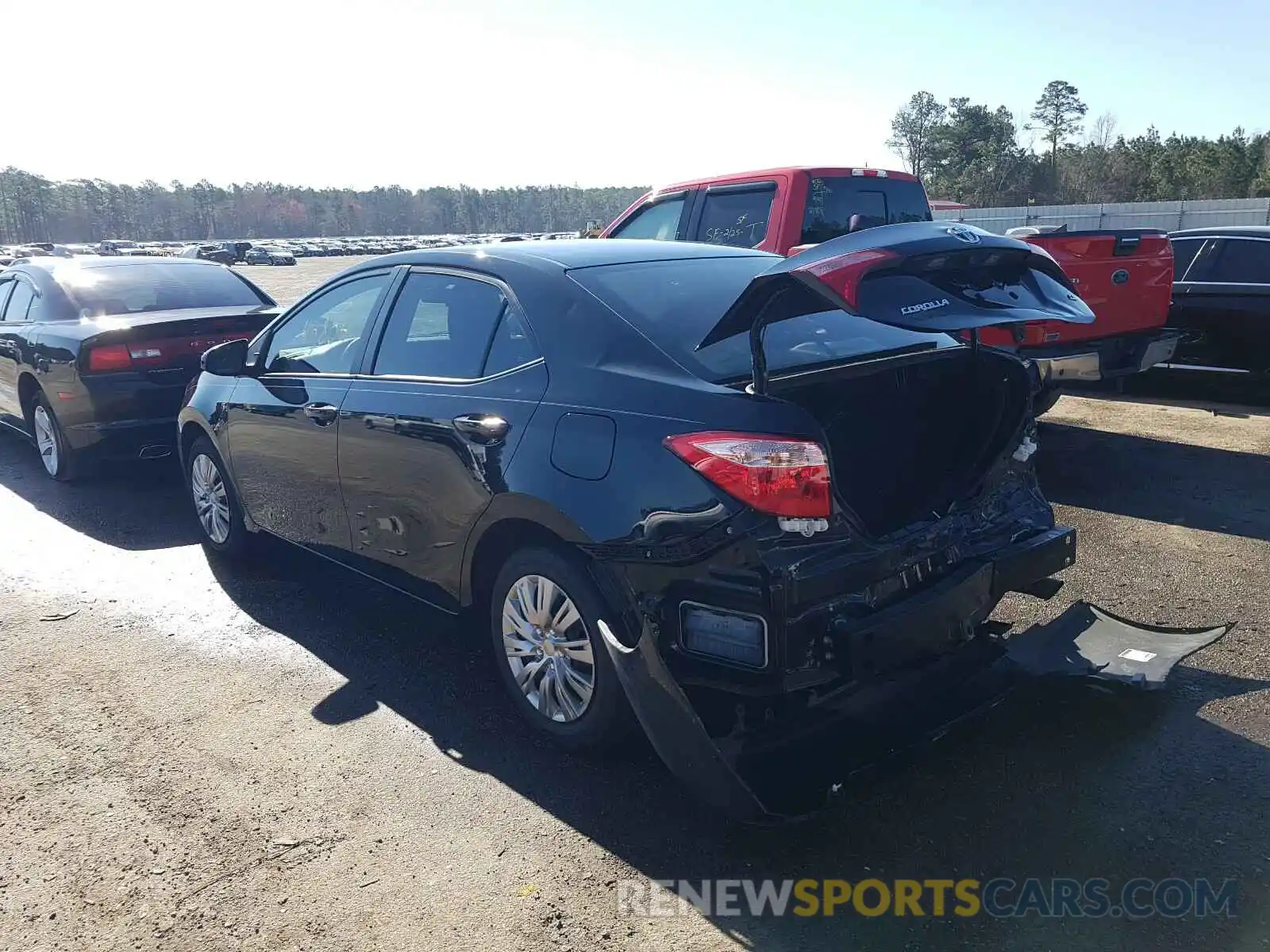 3 Photograph of a damaged car 2T1BURHE0KC173589 TOYOTA COROLLA 2019