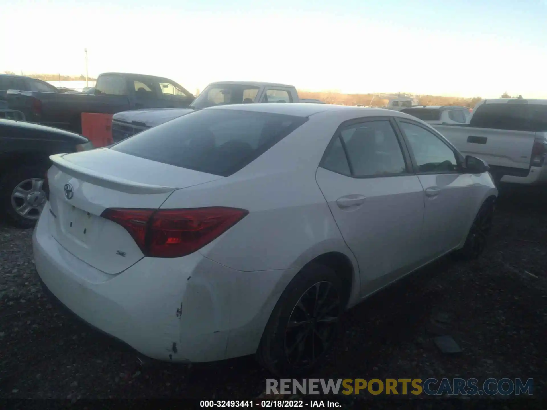 4 Photograph of a damaged car 2T1BURHE0KC173768 TOYOTA COROLLA 2019