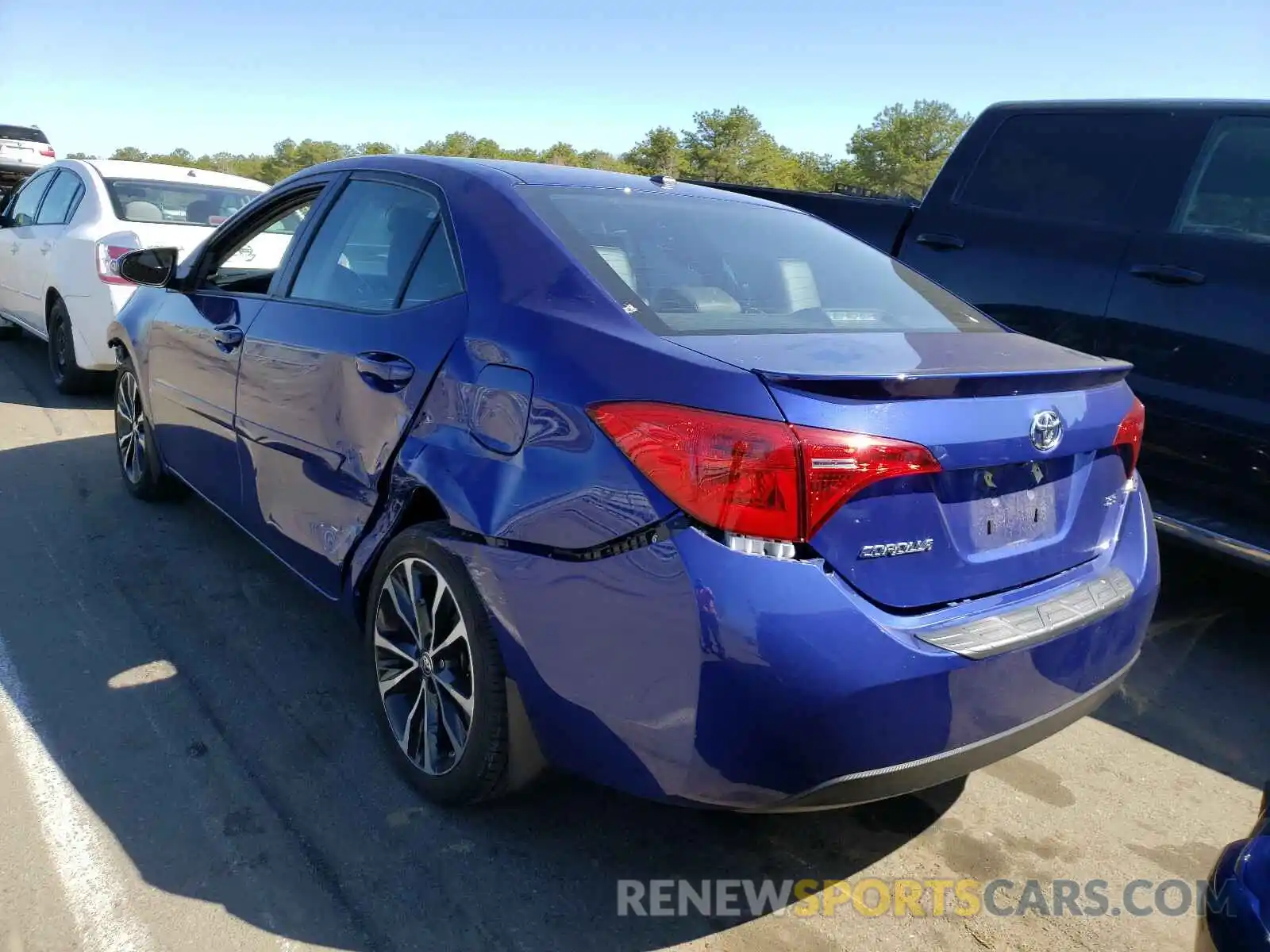 3 Photograph of a damaged car 2T1BURHE0KC175262 TOYOTA COROLLA 2019