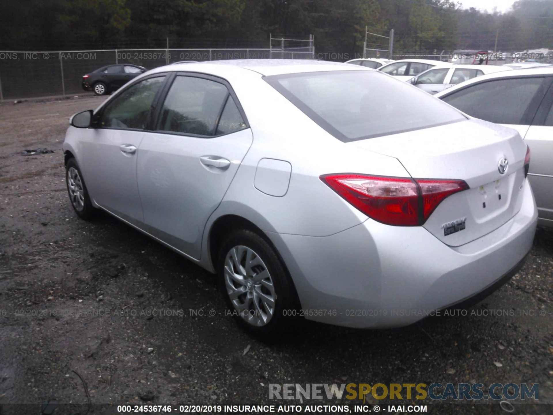 3 Photograph of a damaged car 2T1BURHE0KC176475 TOYOTA COROLLA 2019