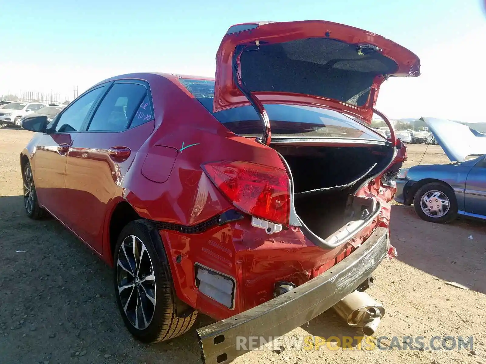 3 Photograph of a damaged car 2T1BURHE0KC176492 TOYOTA COROLLA 2019