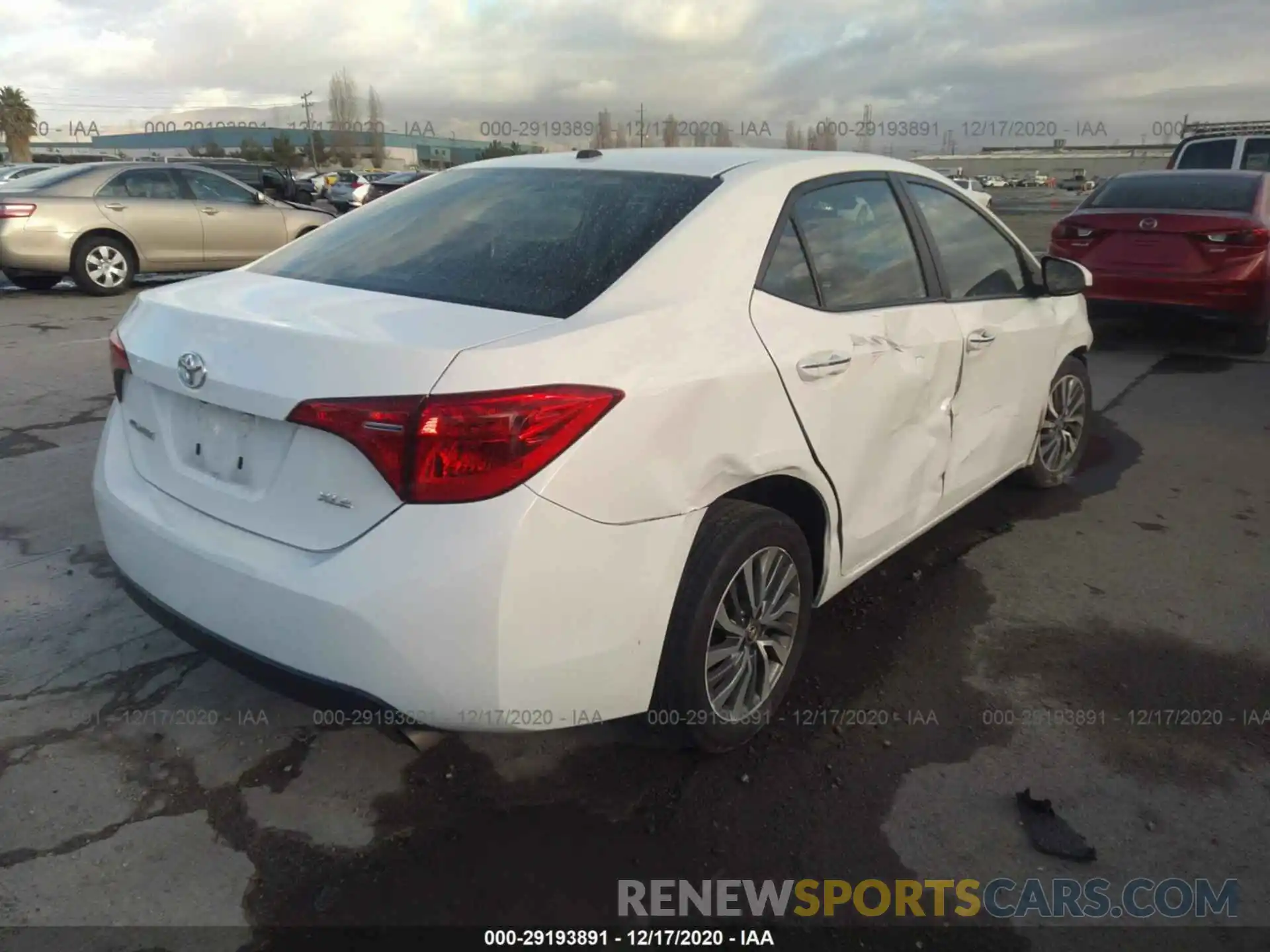 4 Photograph of a damaged car 2T1BURHE0KC176850 TOYOTA COROLLA 2019