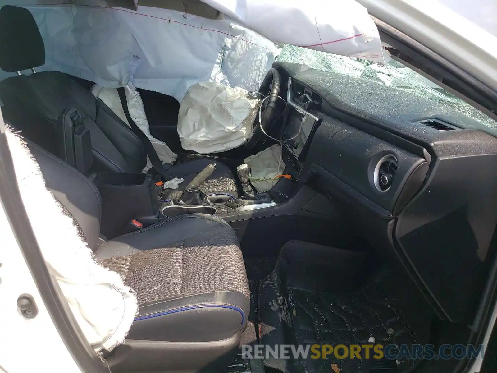 5 Photograph of a damaged car 2T1BURHE0KC177187 TOYOTA COROLLA 2019