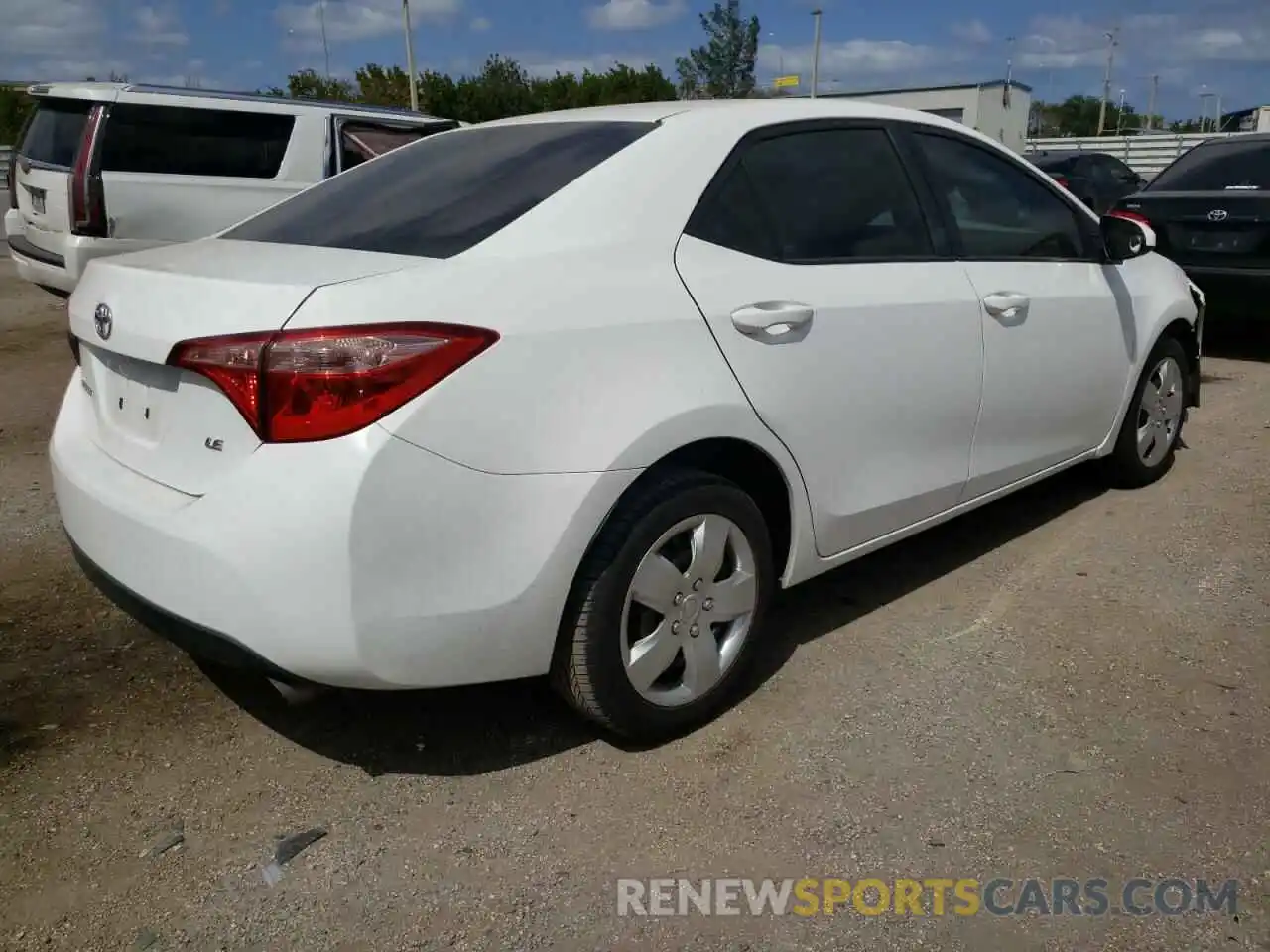 4 Photograph of a damaged car 2T1BURHE0KC179926 TOYOTA COROLLA 2019