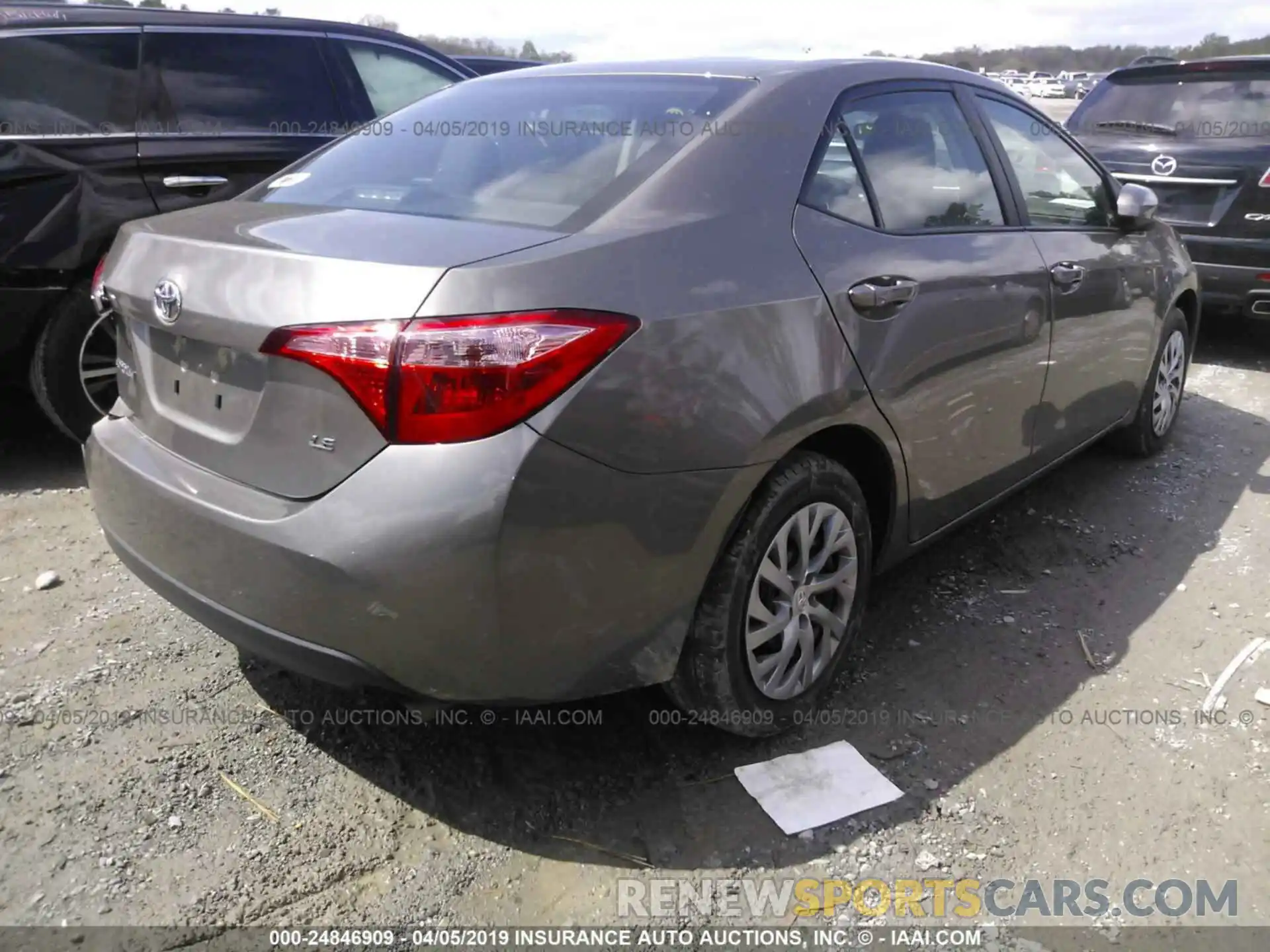 4 Photograph of a damaged car 2T1BURHE0KC180168 TOYOTA COROLLA 2019