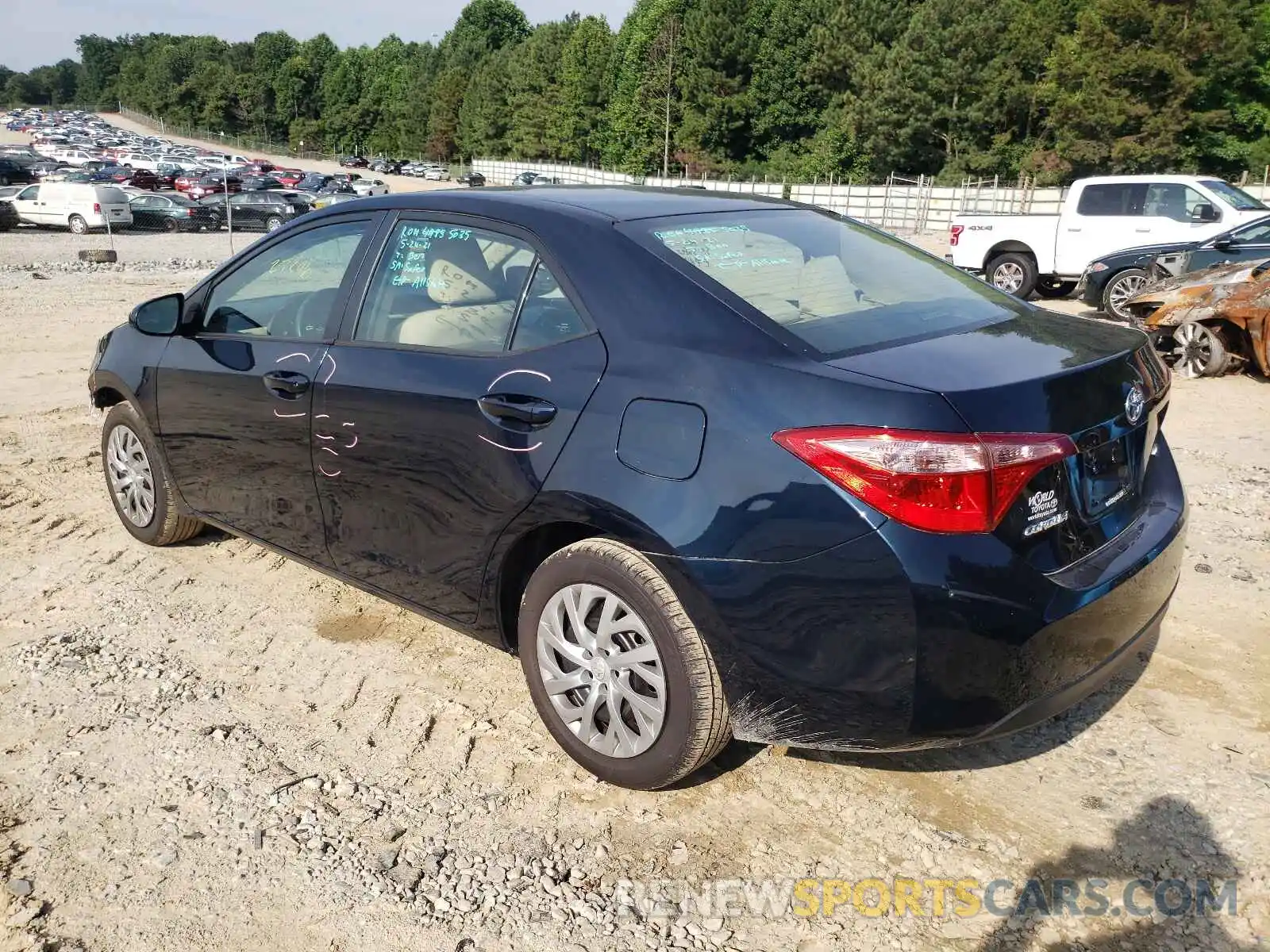 3 Photograph of a damaged car 2T1BURHE0KC180607 TOYOTA COROLLA 2019