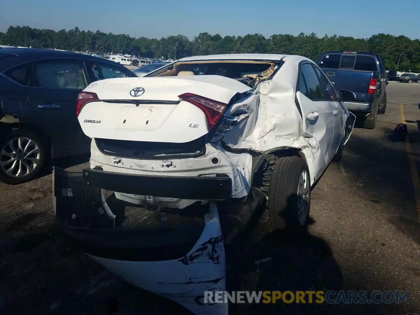 4 Photograph of a damaged car 2T1BURHE0KC181997 TOYOTA COROLLA 2019