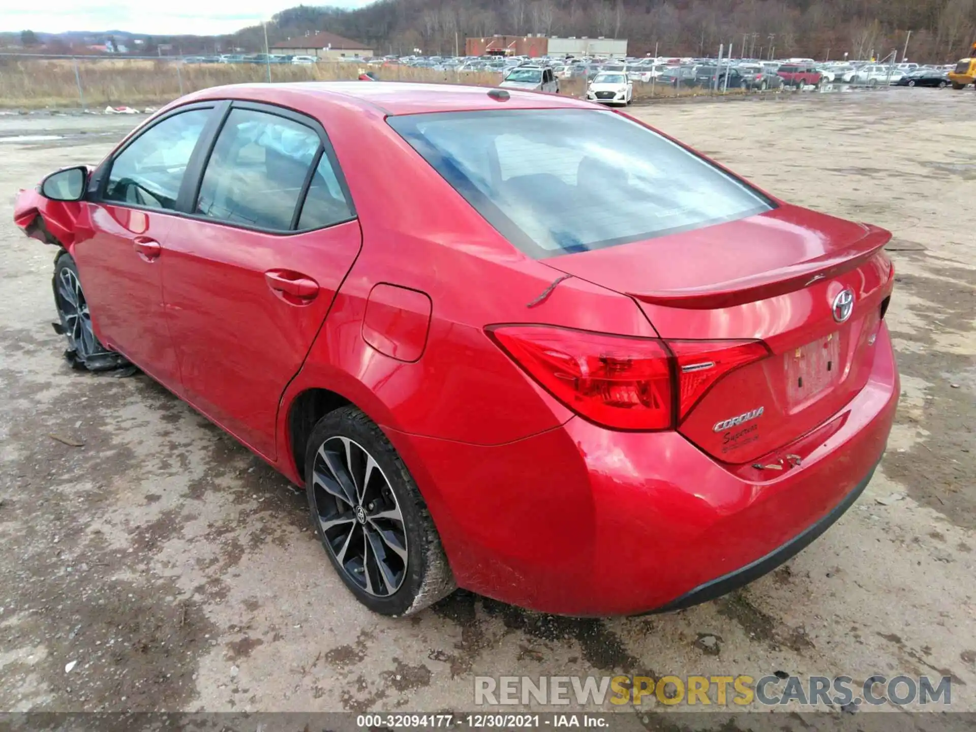 3 Photograph of a damaged car 2T1BURHE0KC182258 TOYOTA COROLLA 2019