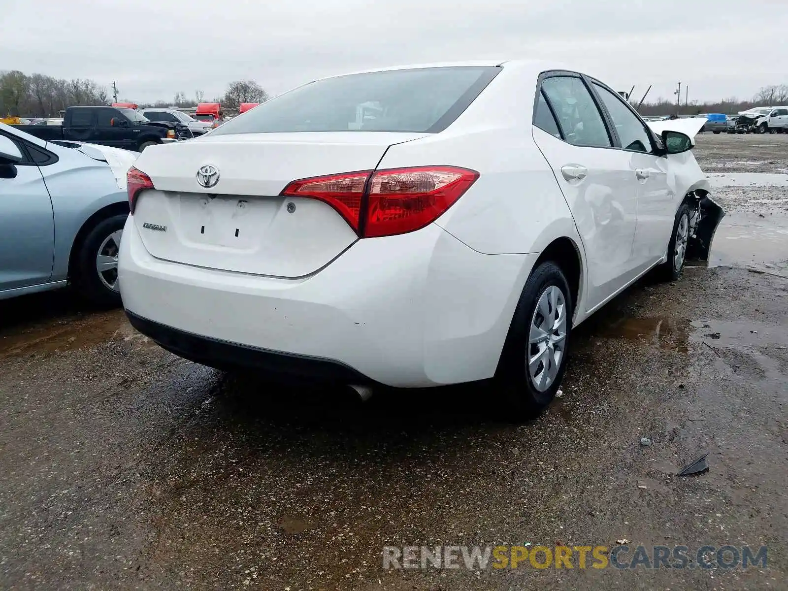 4 Photograph of a damaged car 2T1BURHE0KC182261 TOYOTA COROLLA 2019