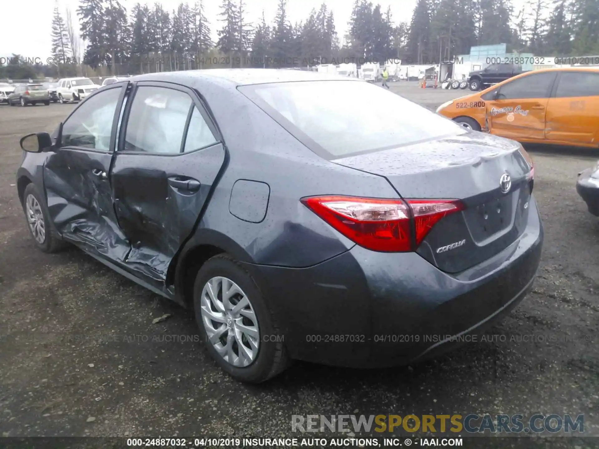 3 Photograph of a damaged car 2T1BURHE0KC183023 TOYOTA COROLLA 2019