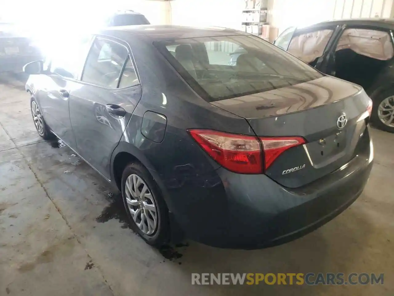 3 Photograph of a damaged car 2T1BURHE0KC183331 TOYOTA COROLLA 2019