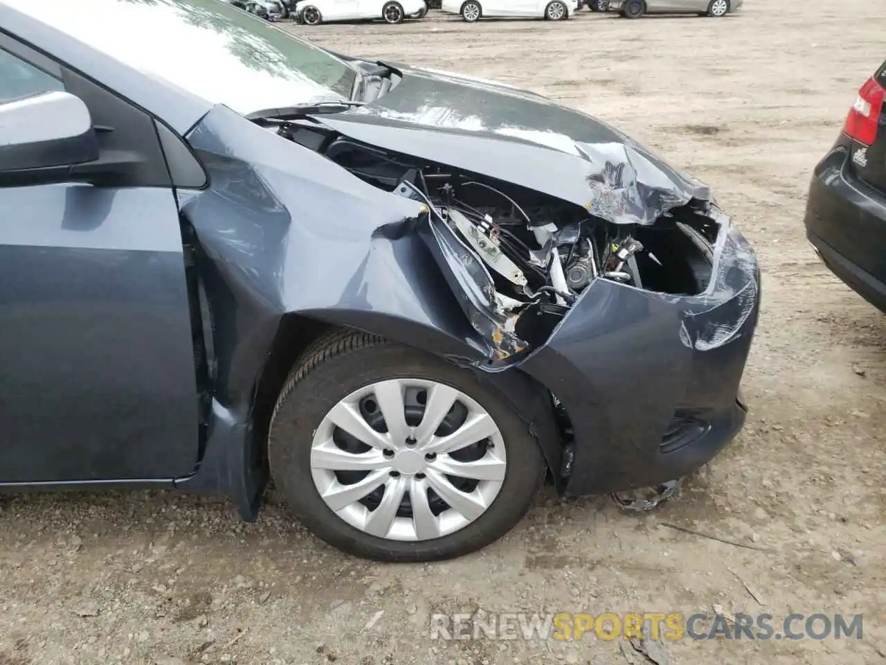 9 Photograph of a damaged car 2T1BURHE0KC184303 TOYOTA COROLLA 2019