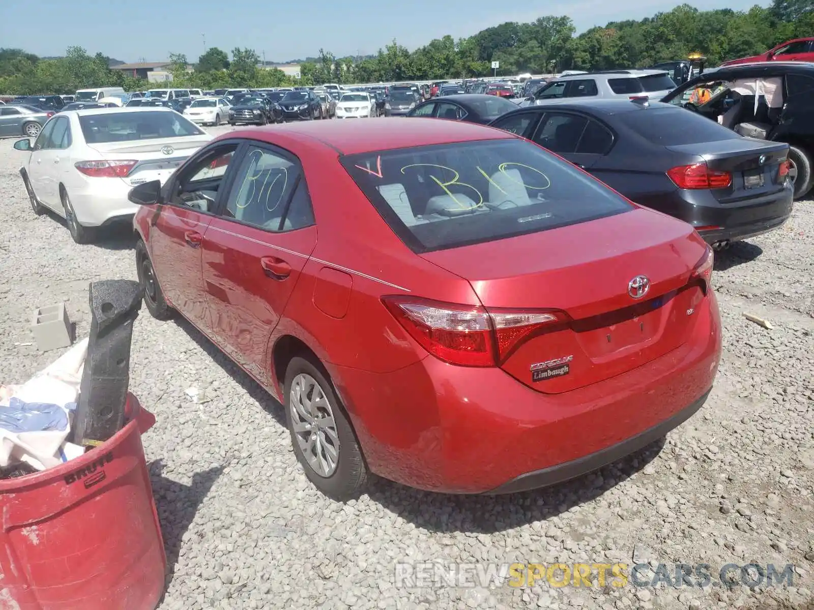 3 Photograph of a damaged car 2T1BURHE0KC185810 TOYOTA COROLLA 2019