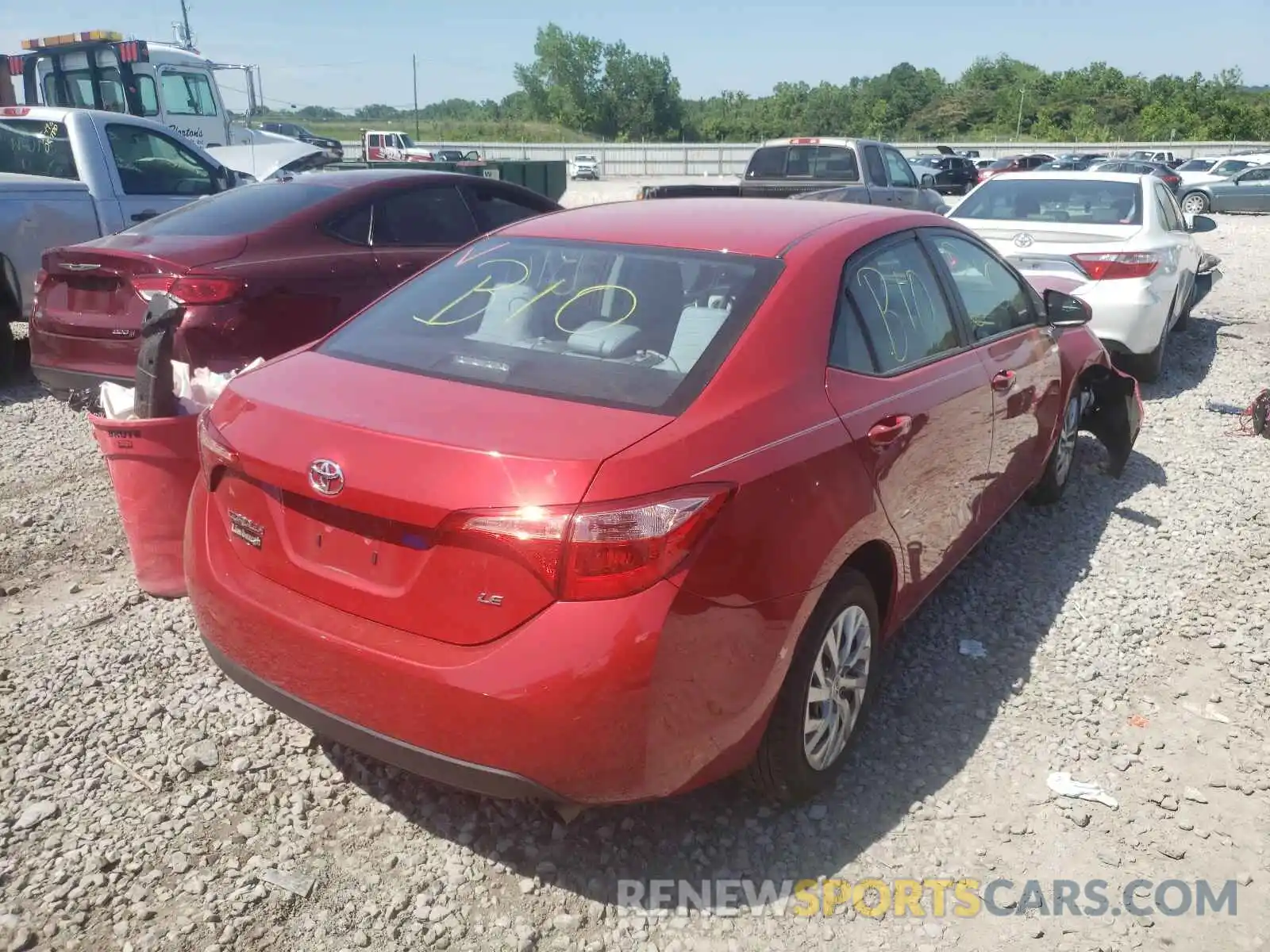 4 Photograph of a damaged car 2T1BURHE0KC185810 TOYOTA COROLLA 2019