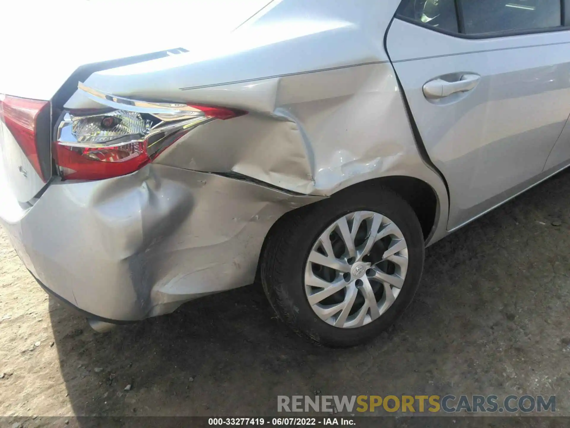 6 Photograph of a damaged car 2T1BURHE0KC185984 TOYOTA COROLLA 2019