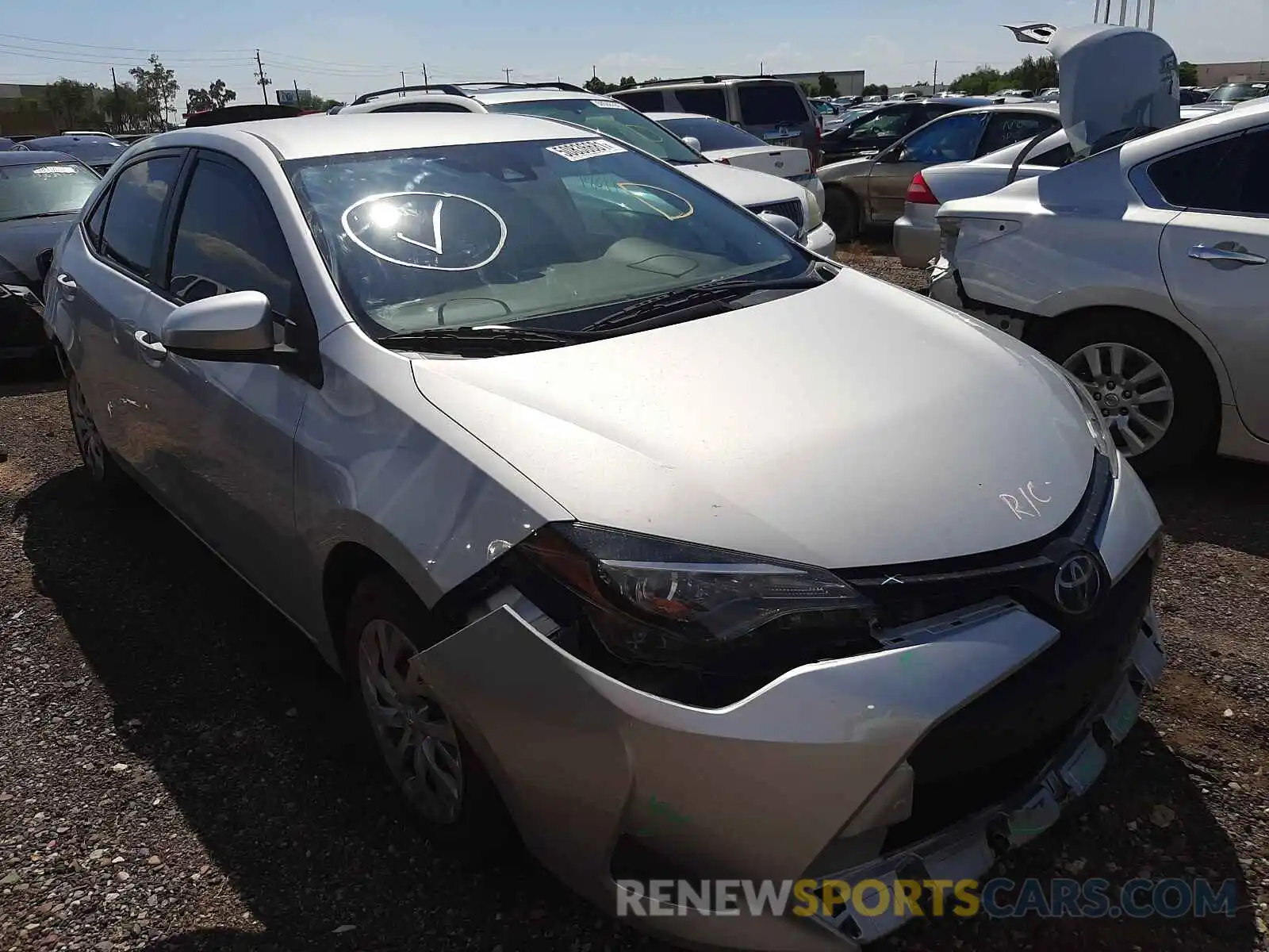 1 Photograph of a damaged car 2T1BURHE0KC186214 TOYOTA COROLLA 2019