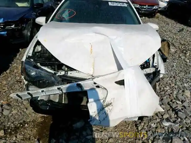 9 Photograph of a damaged car 2T1BURHE0KC188108 TOYOTA COROLLA 2019