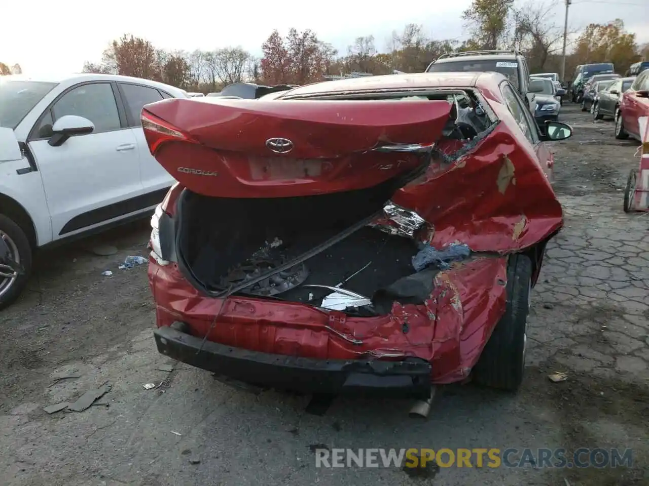 9 Photograph of a damaged car 2T1BURHE0KC188609 TOYOTA COROLLA 2019