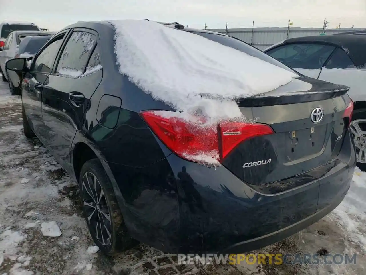 3 Photograph of a damaged car 2T1BURHE0KC189114 TOYOTA COROLLA 2019