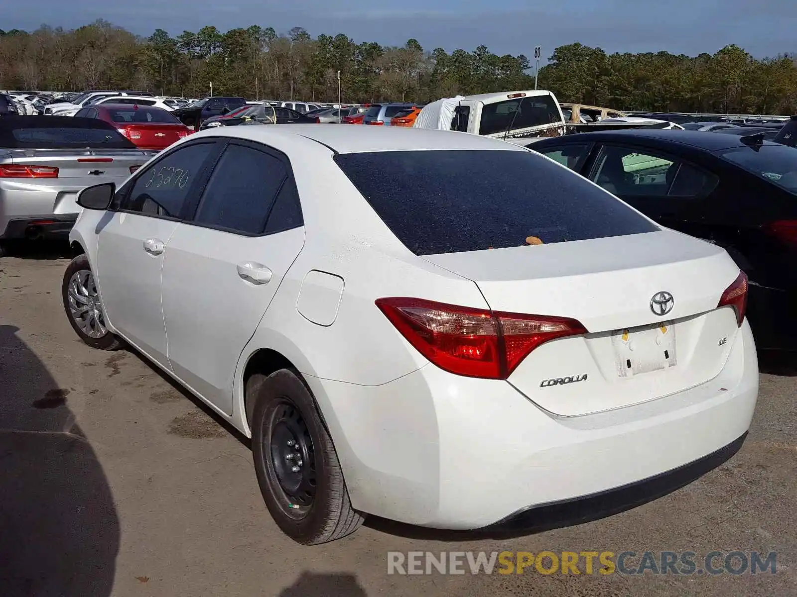 3 Photograph of a damaged car 2T1BURHE0KC190957 TOYOTA COROLLA 2019