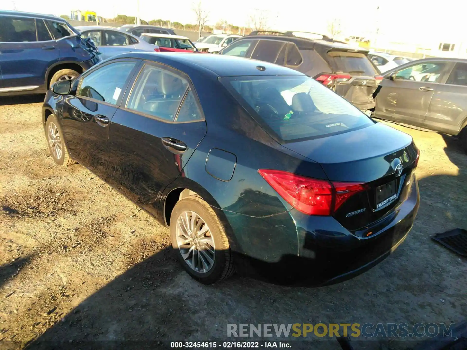 3 Photograph of a damaged car 2T1BURHE0KC192921 TOYOTA COROLLA 2019