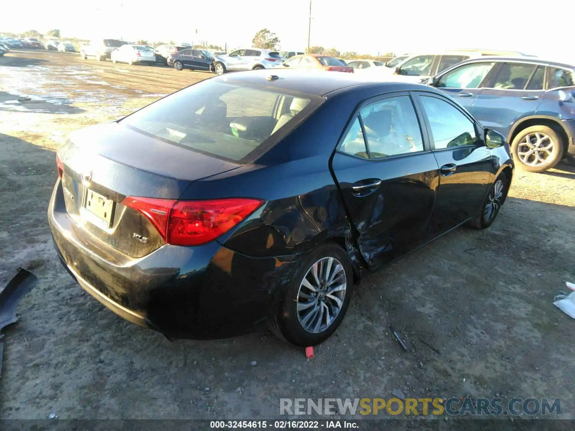 4 Photograph of a damaged car 2T1BURHE0KC192921 TOYOTA COROLLA 2019