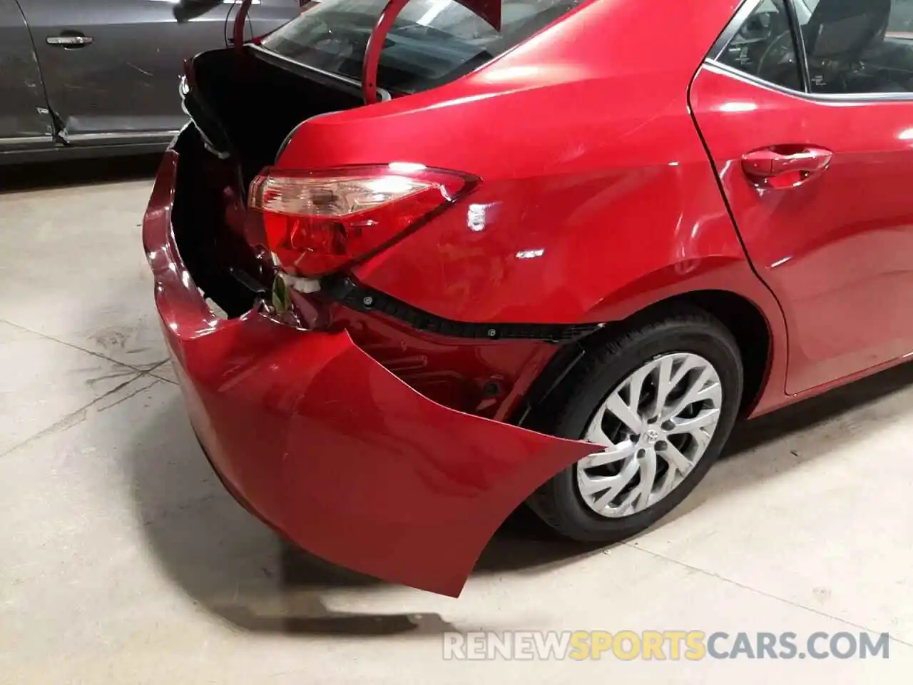 9 Photograph of a damaged car 2T1BURHE0KC192983 TOYOTA COROLLA 2019