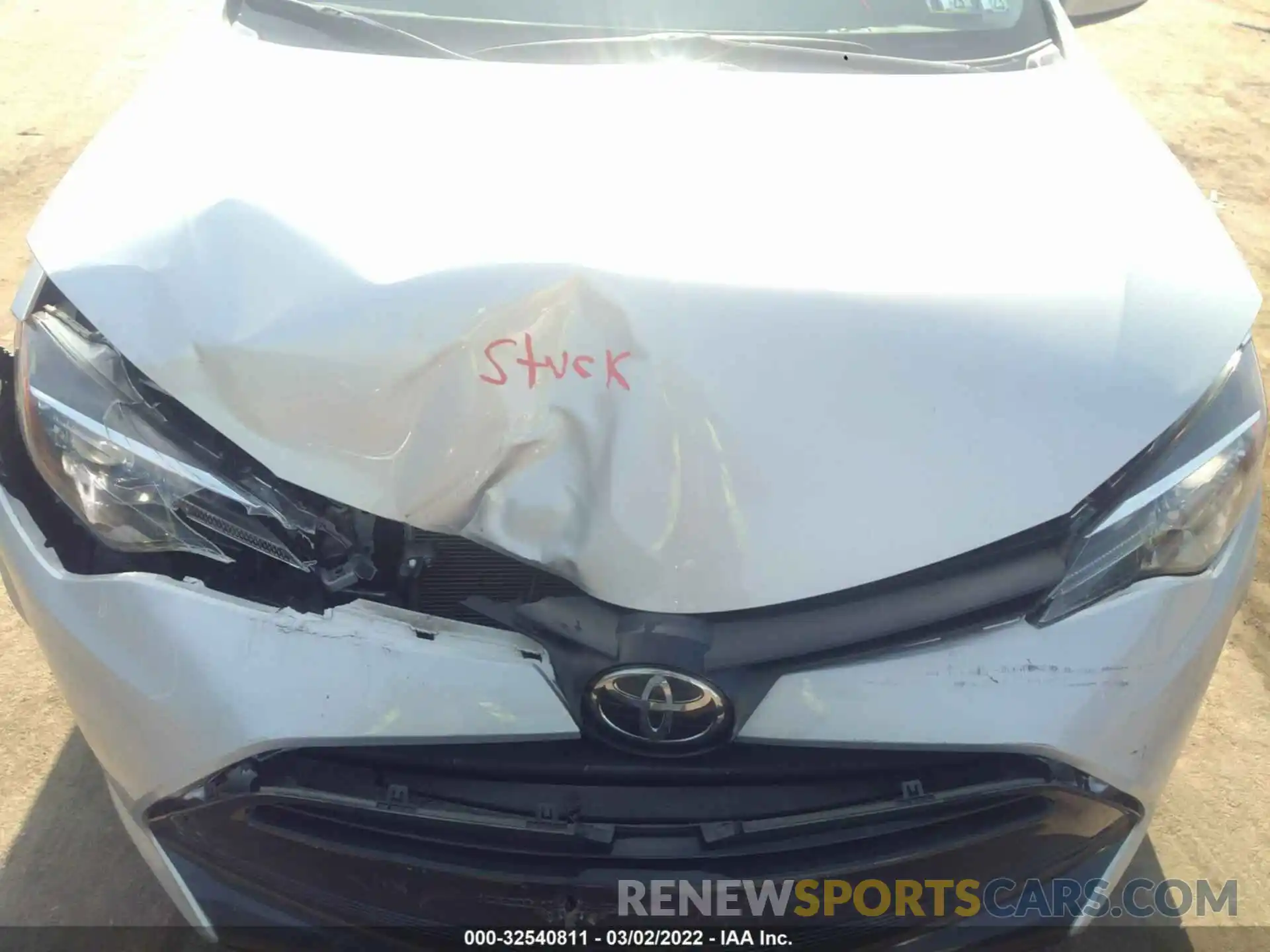 10 Photograph of a damaged car 2T1BURHE0KC193793 TOYOTA COROLLA 2019